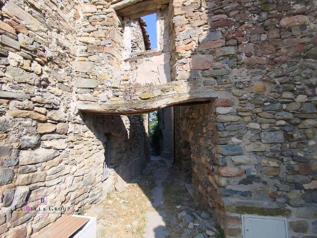 Chalet en venta en calle Eroles, Tremp, de 140 m² 3 habitaciones por 100.000