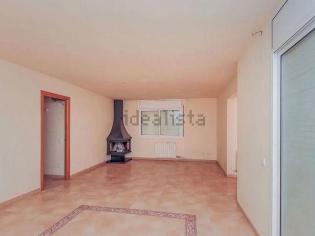 Chalet en venta en calle Estamariu, Cabra del Camp, de 105 m² 3 habitaciones por 179.000