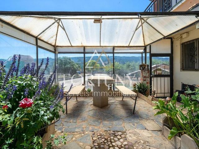 Chalet en venta en calle, Espluga de Francolí, l´, de 238 m² 4 habitaciones por 255.700