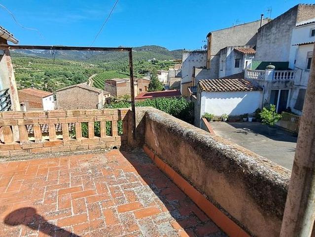 Chalet en venta en calle Font Vella, Tivissa, de 220 m² 5 habitaciones por 69.000