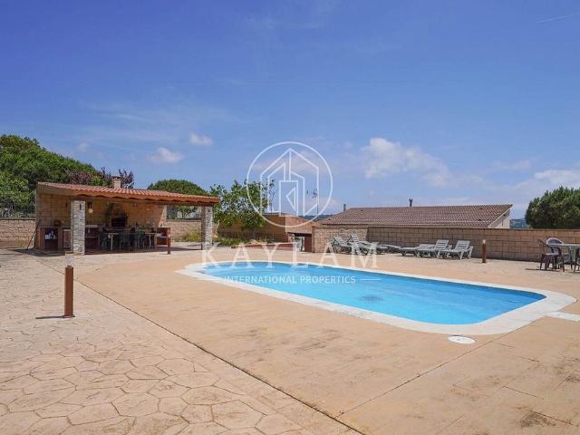 Chalet en venta en calle Falguera, Vidreres, de 181 m² 3 habitaciones por 380.000