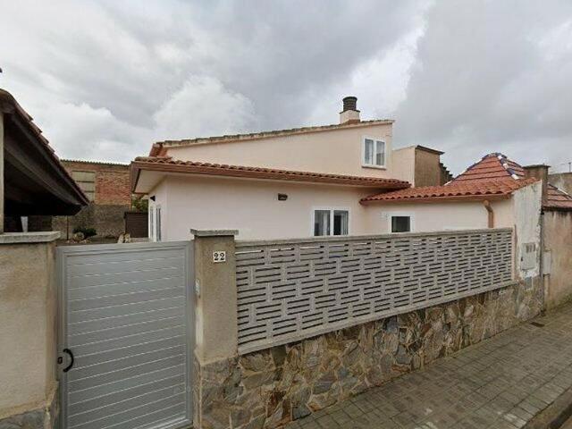 Chalet en venta en calle Figueres, Cantallops, de 168 m² 3 habitaciones por 225.500