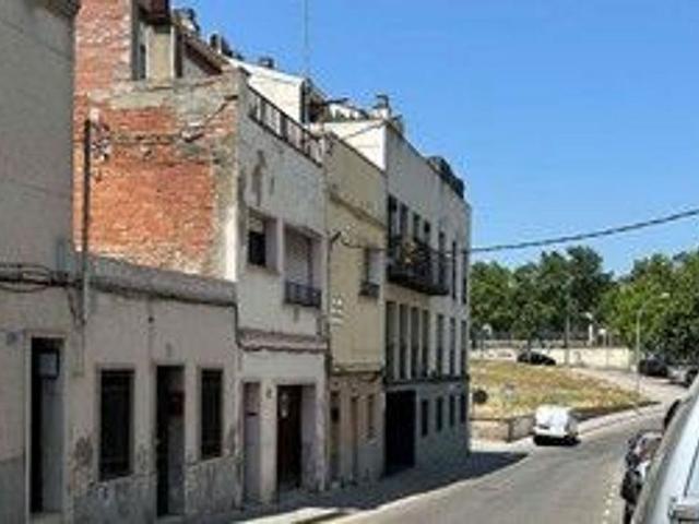 Chalet en venta en calle Florit, Sabadell, de 85 m² 2 habitaciones por 107.000