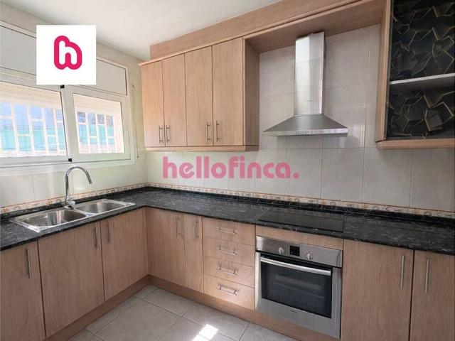Chalet en venta en calle Francesc Cambó, Torre de Claramunt, La, de 200 m² 3 habitaciones por 270.000