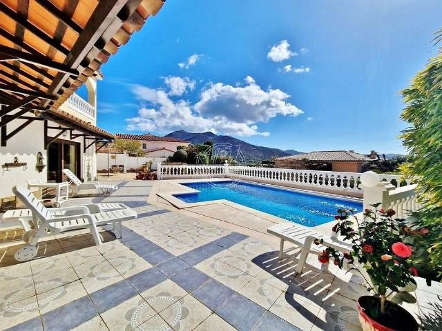 Chalet en venta en calle CL D'andalusia Mas Fumats, Roses, de 309 m² 4 habitaciones por 749.000
