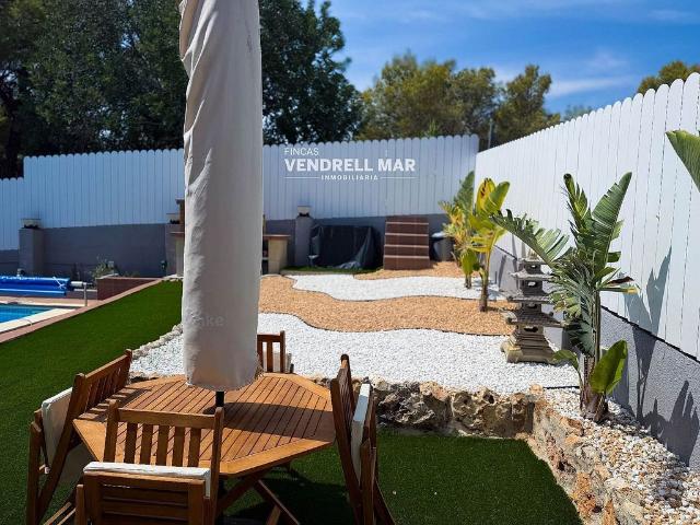 Chalet en venta en calle Hèrcules, Roda de Barà, de 130 m² 6 habitaciones por 549.000