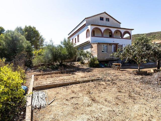 Chalet en venta en calle Italia, Montmell, El, de 400 m² 5 habitaciones por 299.000