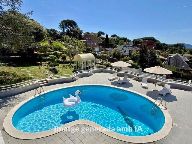 Chalet en venta en calle Iuca, Sant Antoni de Vilamajor, de 259 m² 6 habitaciones por 640.000