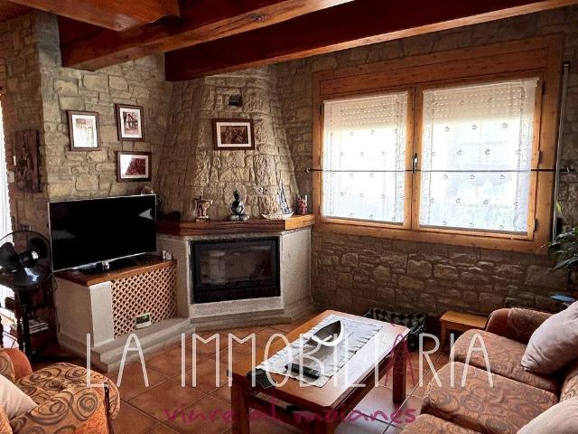 Chalet en venta en calle Joan Miró, Castellterçol, de 352 m² 4 habitaciones por 635.000