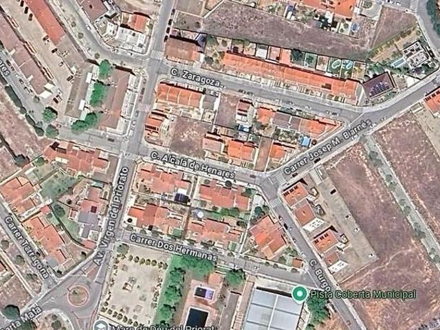 Chalet en venta en calle Josep M Biarnés, Banyeres del Penedès, de 134 m² 4 habitaciones por 160.000