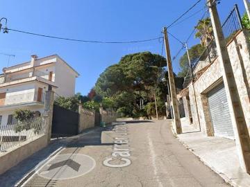 Chalet en venta en calle Josep Pla, Argentona, de 341 m² 4 habitaciones por 535.000