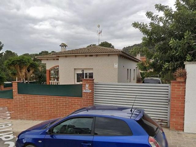 Chalet en venta en calle Júpiter, Vendrell, El, de 84 m² 3 habitaciones por 135.500