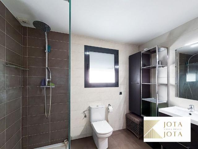 Chalet en venta en calle La Salle, Santa Coloma de Farners, de 267 m² 4 habitaciones por 499.000