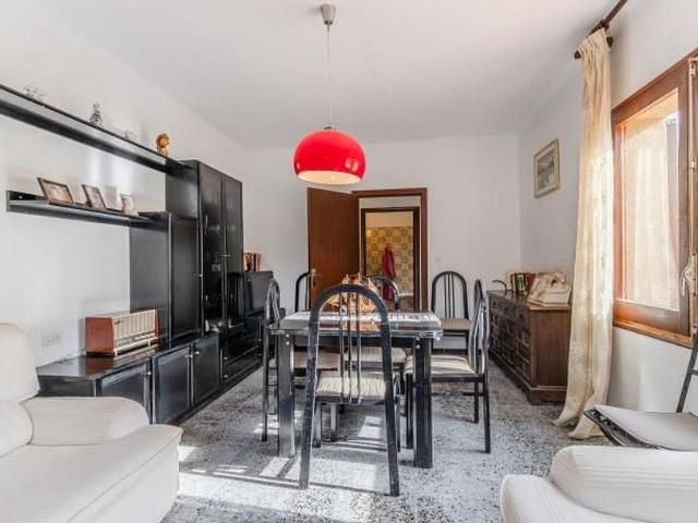 Chalet en venta en calle La Resclosa, Sant Llorenç de la Muga, de 200 m² 4 habitaciones por 370.000