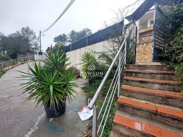Chalet en venta en calle Làctia, Olivella, de 223 m² 3 habitaciones por 289.000