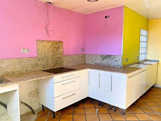 Chalet en venta en calle Les Corts Catalanes, Torre de Claramunt, La, de 126 m² 3 habitaciones por 99.000
