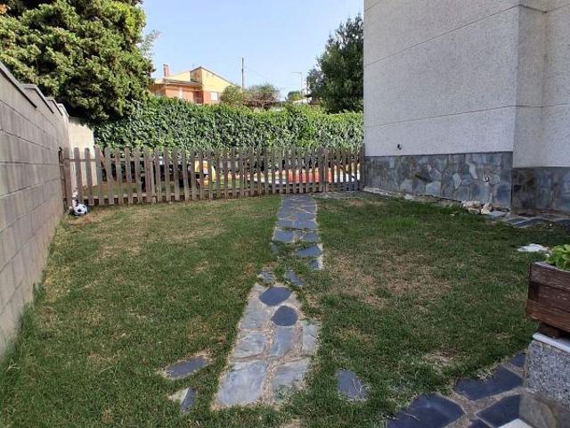 Chalet en venta en calle Lilà del Claramunt, Piera, de 120 m² 3 habitaciones por 319.000