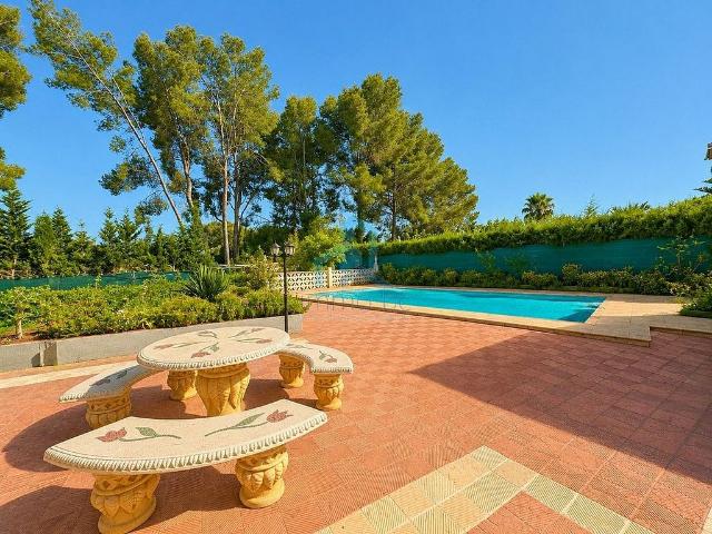 Chalet en venta en calle Llarg, Pallaresos, Els, de 300 m² 6 habitaciones por 545.000