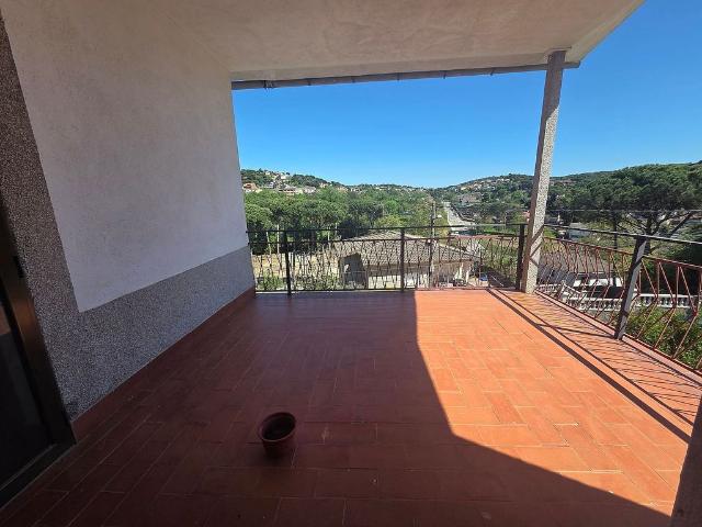Chalet en venta en calle Llebre, Maçanet de la Selva, de 260 m² 7 habitaciones por 288.000