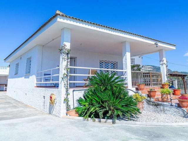 Chalet en venta en calle Partida Las Casas, Alcanar, de 270 m² 4 habitaciones por 415.000