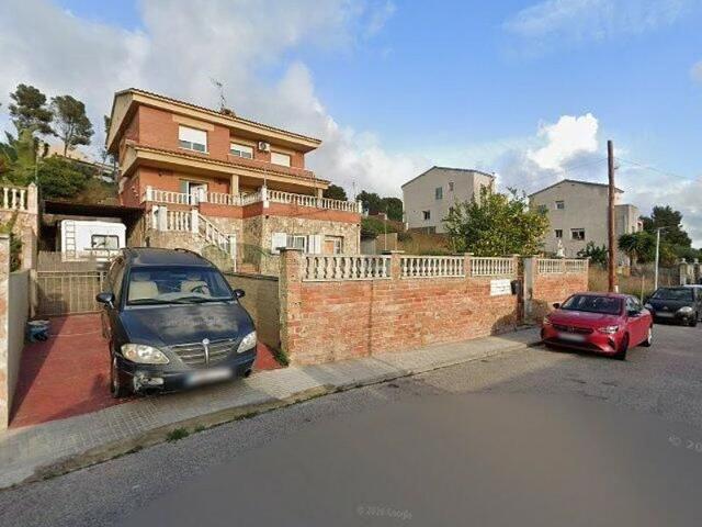 Chalet en venta en calle Llimoners, Pobla de Montornès, la, de 294 m² 4 habitaciones por 234.500
