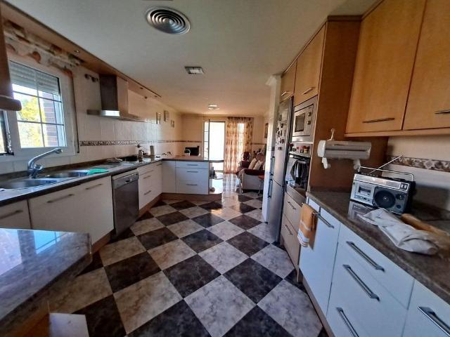 Chalet en venta en calle Montsant, Almoster, de 584 m² 6 habitaciones por 547.900