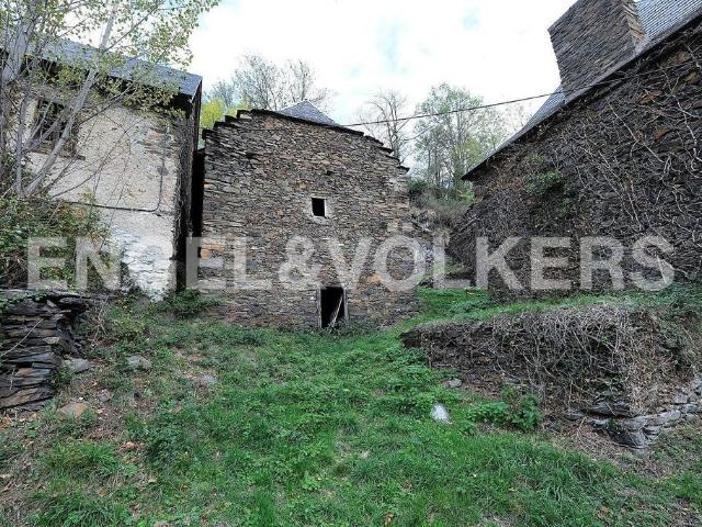 Chalet en venta en calle Major, Bausen, de 106 m² por 100.000