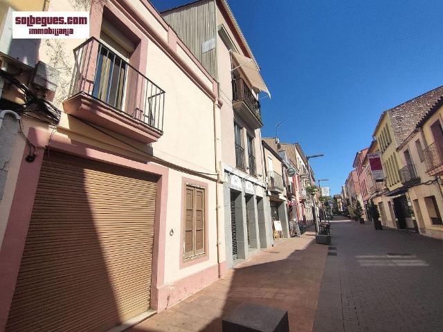 Chalet en venta en calle Major, Begues, de 92 m² 3 habitaciones por 350.000