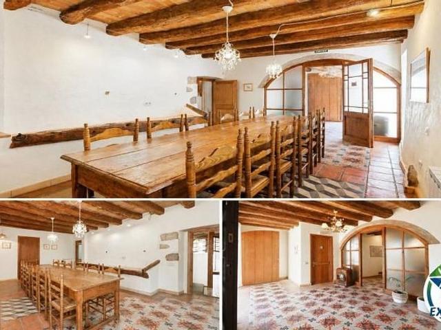 Chalet en venta en calle Major, Fortià, de 236 m² 9 habitaciones por 798.000