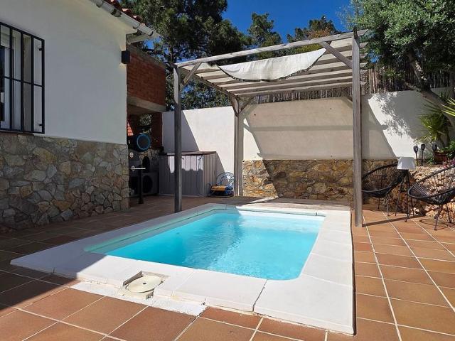 Chalet en venta en calle Mar Cantabric, Lloret de Mar, de 196 m² 5 habitaciones por 369.000