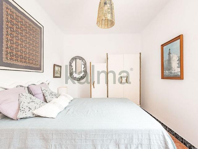 Chalet en venta en calle Mar del, Mont Roig del Camp, de 240 m² 4 habitaciones por 250.421