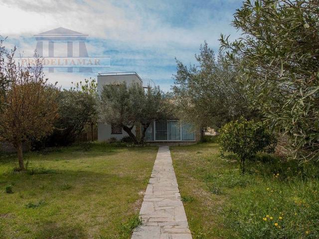 Chalet en venta en calle Mar Roig, Ampolla, l´, de 159 m² 5 habitaciones por 320.000