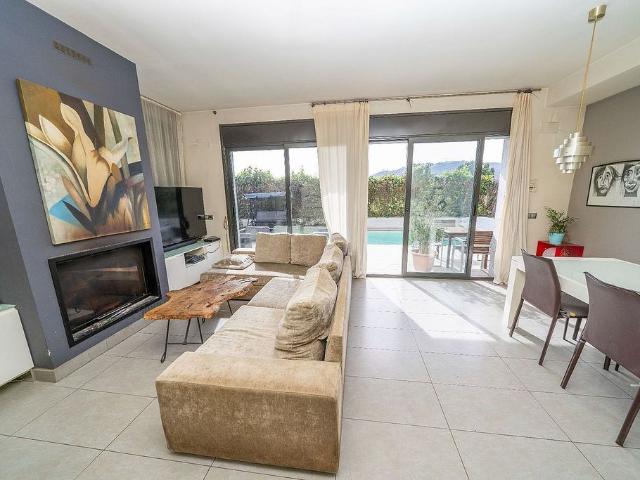 Chalet en venta en calle Martí Alsina, Pineda de Mar, de 237 m² 3 habitaciones por 550.000