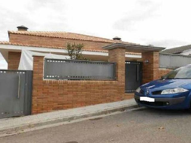 Chalet en venta en calle Mas Planoi, Castellgalí, de 226 m² 1 habitación por 231.300