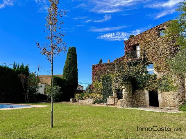 Chalet en venta en calle Melies, Vilanant, de 447 m² 5 habitaciones por 795.000