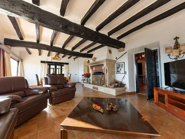 Chalet en venta en calle Mimoses, Castell Platja d´Aro, de 284 m² 6 habitaciones por 650.000