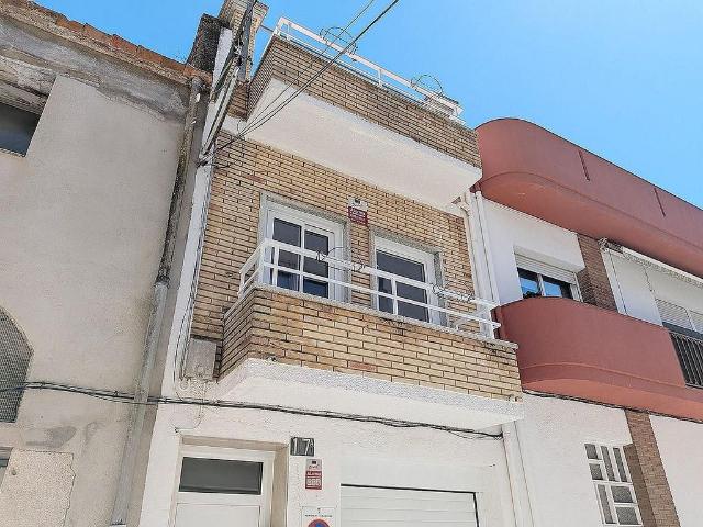 Chalet en venta en calle Murada de Dalt, Ulldecona, de 174 m² 3 habitaciones por 98.000