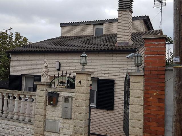 Chalet en venta en calle Nord, Piera, de 75 m² 2 habitaciones por 259.000