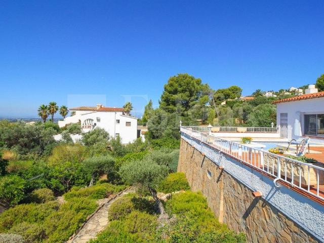 Chalet en venta en calle Navarra, Roses, de 270 m² 2 habitaciones por 595.000