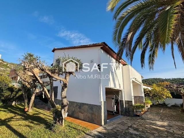 Chalet en venta en calle Solana, Sant Pere de Ribes, de 152 m² 5 habitaciones por 489.000