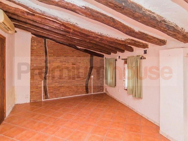 Chalet en venta en calle Sant Antoni, Móra d´Ebre, de 283 m² 4 habitaciones por 59.900