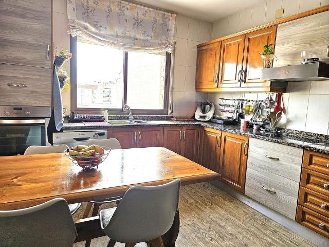 Chalet en venta en calle Sant Antoni, Móra d´Ebre, de 390 m² 5 habitaciones por 280.000