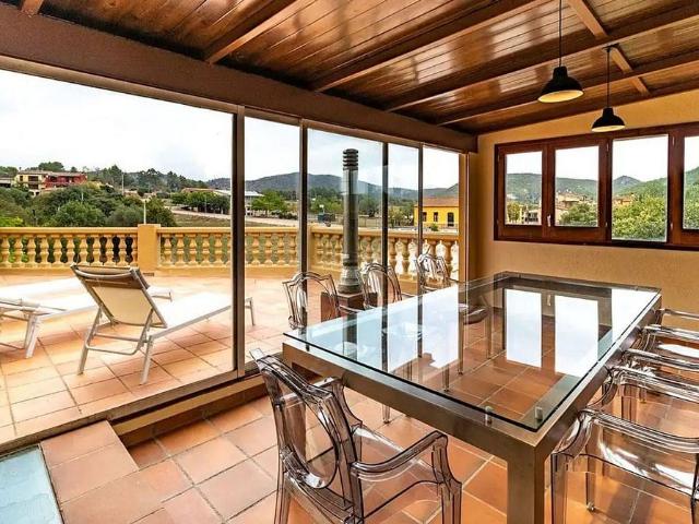 Chalet en venta en calle Sant Gaietà, Boadella d´Empordà, de 310 m² 4 habitaciones por 420.000