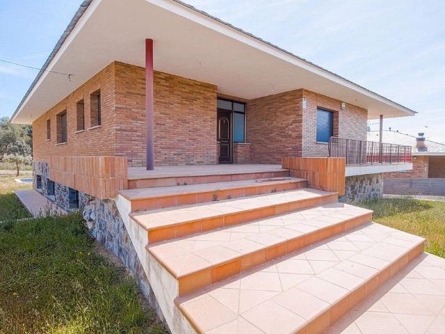 Chalet en venta en calle Sant Genís, Ametlla del Vallès, l´, de 502 m² 5 habitaciones por 795.000