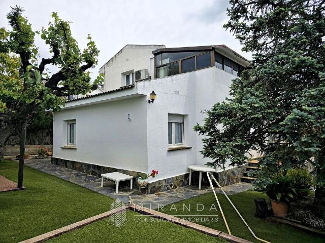 Chalet en venta en calle Sant Genis, Ametlla del Vallès, l´, de 126 m² 4 habitaciones por 495.000