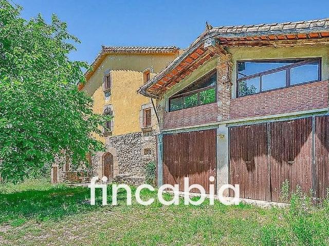 Chalet en venta en calle Santa Coloma, Riudarenes, de 1.900 m² 9 habitaciones por 790.000