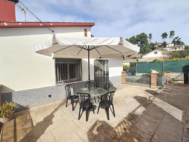 Chalet en venta en calle Santa Creu de Creixà, Piera, de 155 m² 5 habitaciones por 299.000