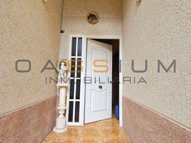 Chalet en venta en calle Santa Oliva, Bellvei, de 234 m² 3 habitaciones por 298.000