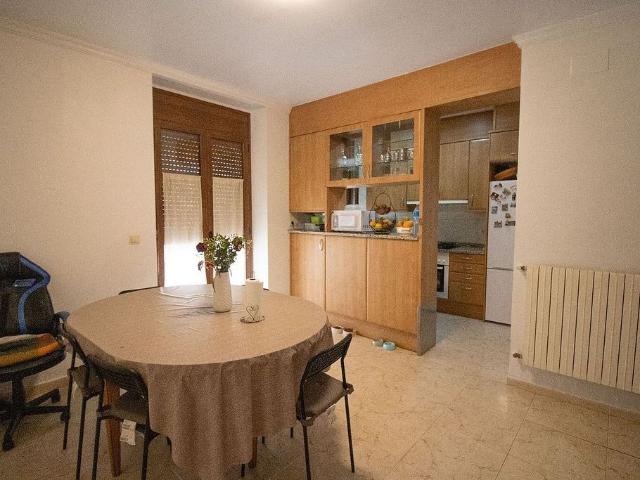 Chalet en venta en calle Santa Llúcia, Figueres, de 480 m² 5 habitaciones por 380.000