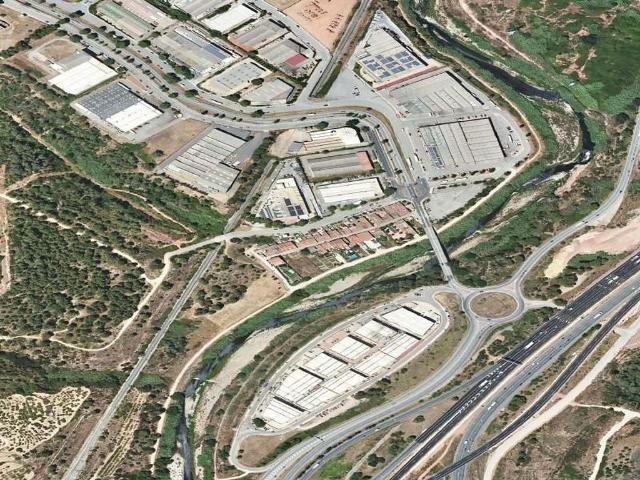 Chalet en venta en calle Santa Rita, Castellbisbal, de 307 m² 3 habitaciones por 181.161